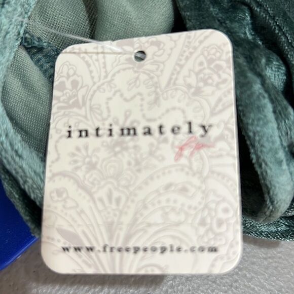 Free People Intimately NWT All Night Velvet Tunic Evergreen small - Picture 10 of 12